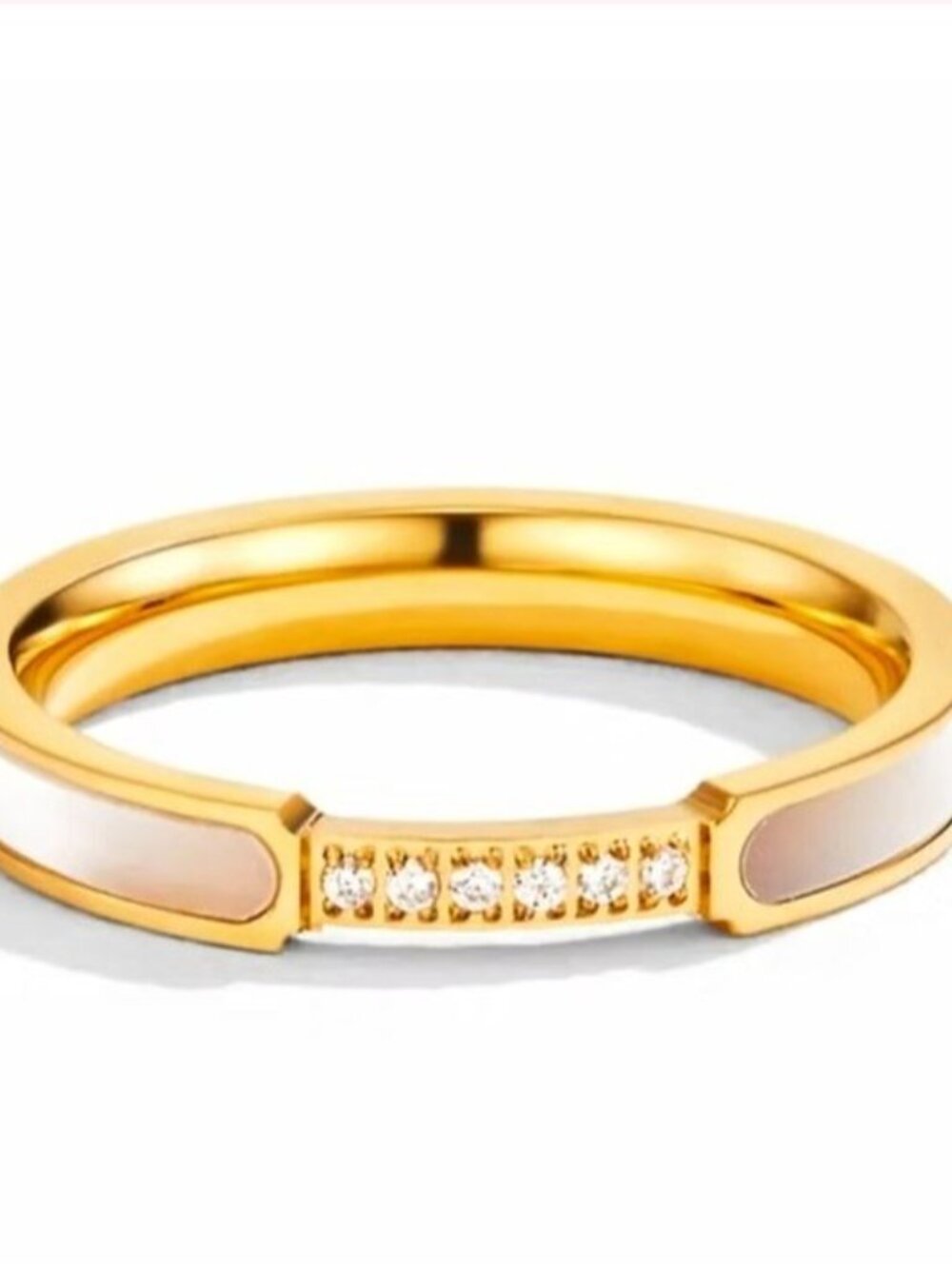 18K Gold PVD Ring with Crystal Accents Waterproof Hypoallergenic Size 6 NEW